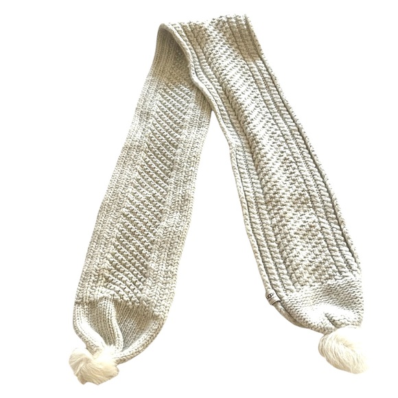 UGG Nyla Cable Knit Wool Scarf with Shearling Fur Pom Poms White Gray Specks - Picture 4 of 7